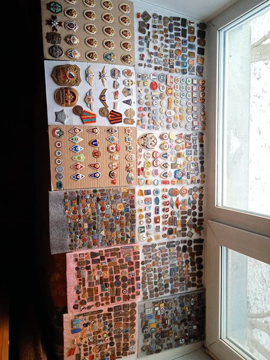 Продам коллекцию значков.