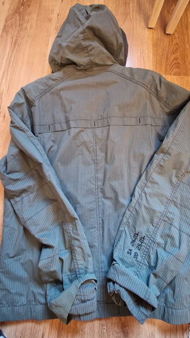 Geaca jacheta River Island de primavara gri cu dungi.