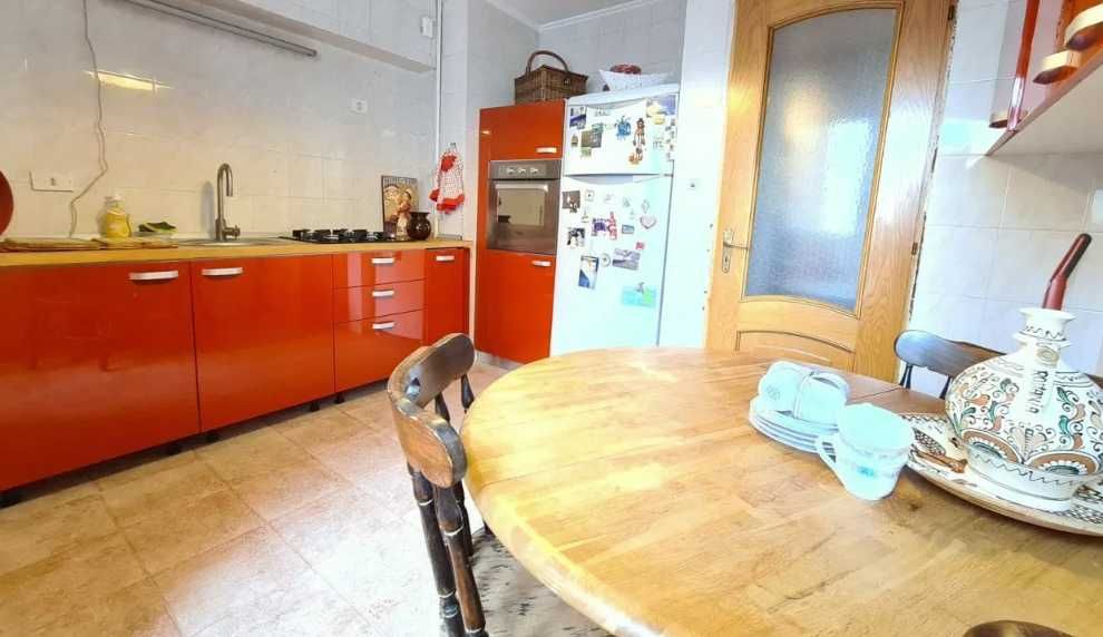 Дава се под наем Тристаен апартамент в Пловдив, Център - 74 кв.м за 188.7 € - Снимка #3