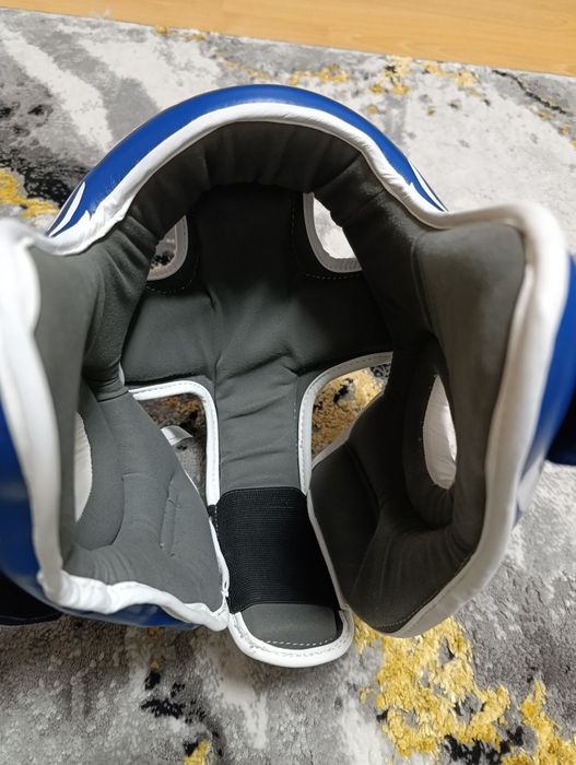 Vând,casca de protecție pentru kickbox armura