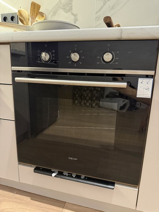 Продаю духовку Dexp