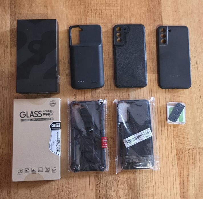 Samsung Galaxy S22+   256/8 с 4 кейса и допълнителни протектори за екран и камера