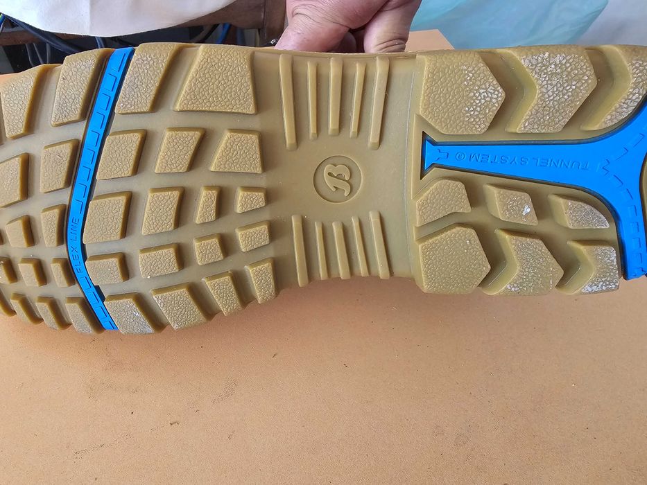 Туристически обувки 48 номер