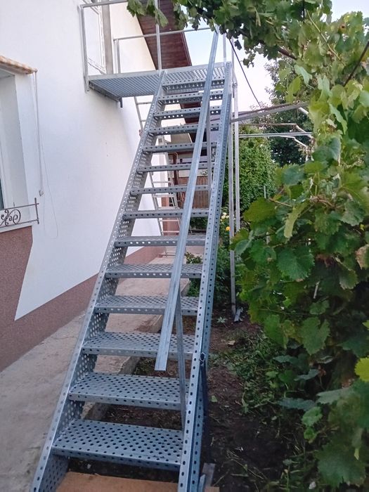 Scara metalica zincata 4mm grosime de incendiu
