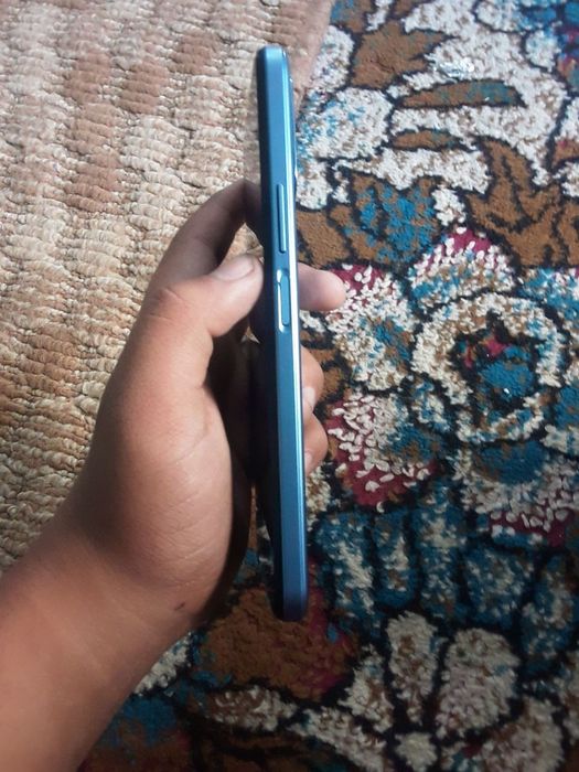 Honor X6 bir oy ishlatilgan kafolati bor hech qayeri chizilmagan