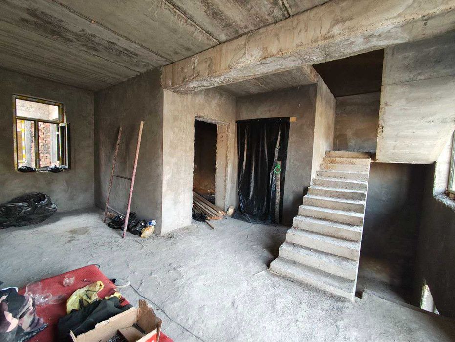 Уй сотилади Лимонарияда 2 сотих 8 та хона Нархи 113000