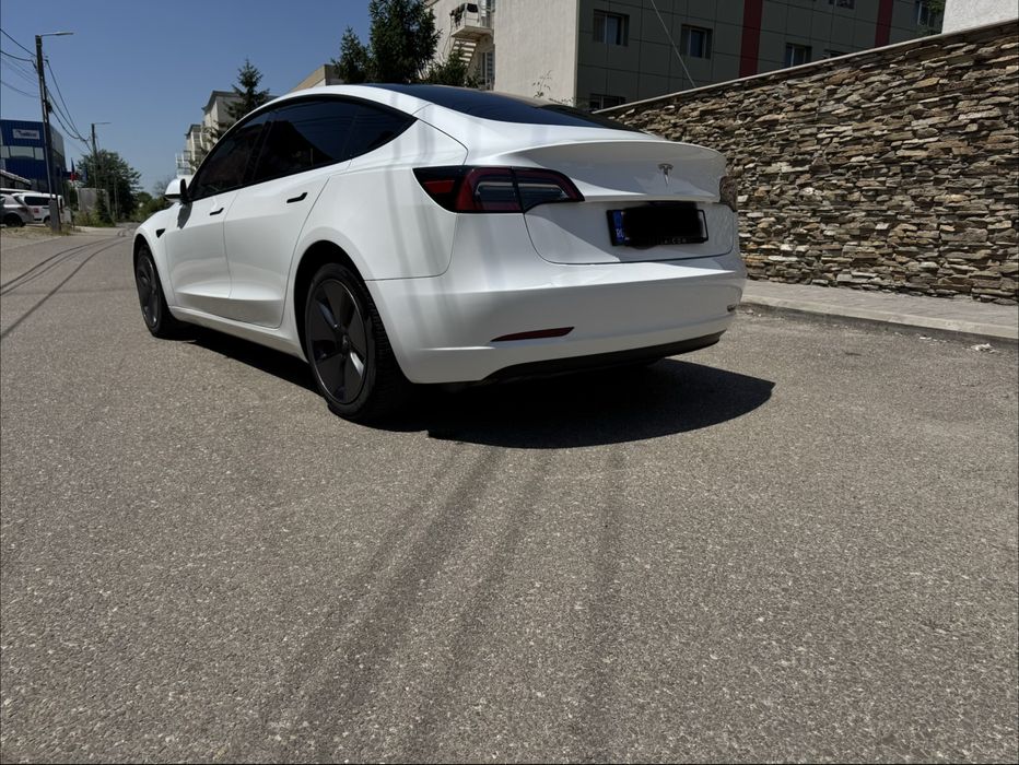 TESLA Model 3 2023 — imagine 3