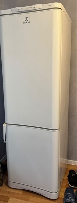 Холодильник Indesit