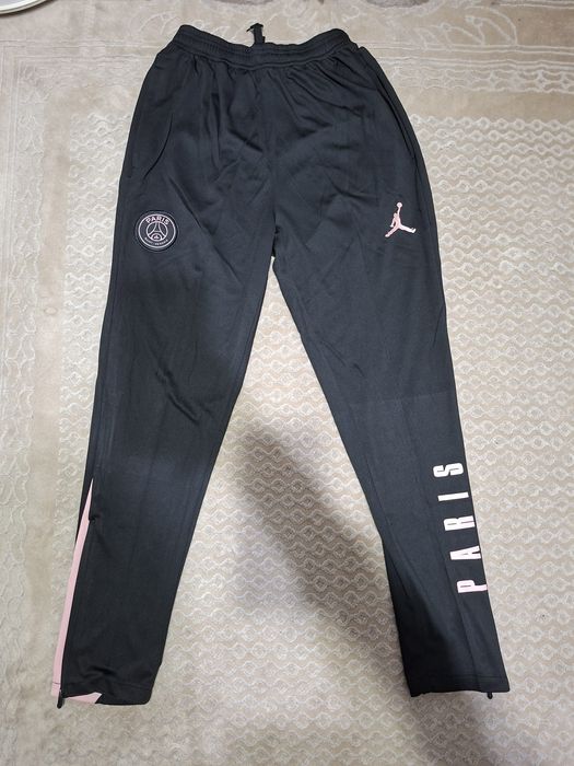 Compleu psg cu eticheta