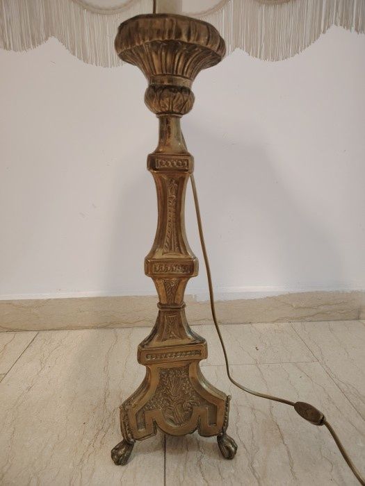 Veioza Baroc superba cu bază din bronz masiv și abajur din material textil,piesa cu o lucrătură de o foarte mare finete,stare excelenta,h 80 cm