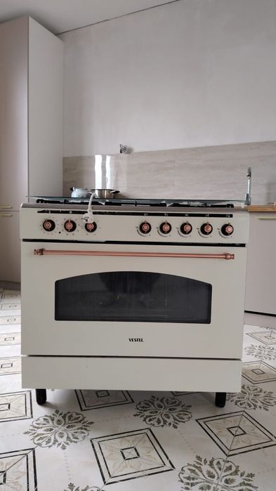 Газ плита б/у  vestel