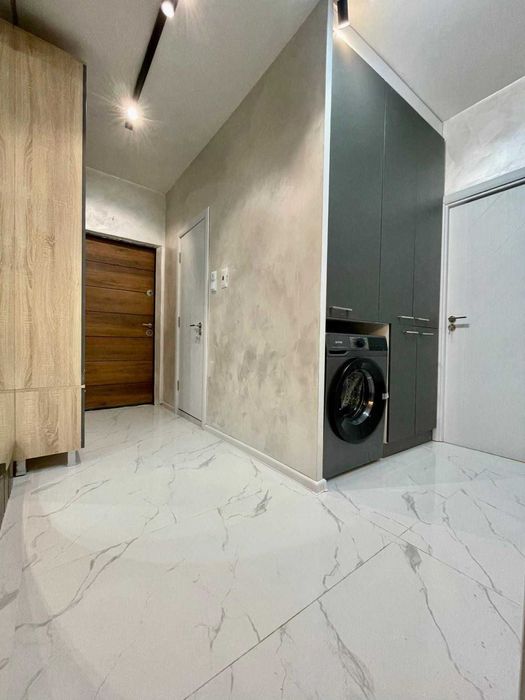 Тристаен апартамент в кв.Смирненски