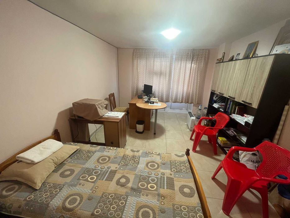 Продава се Къща в Поморие - 650 кв.м за 893 €/кв.м - Снимка #2