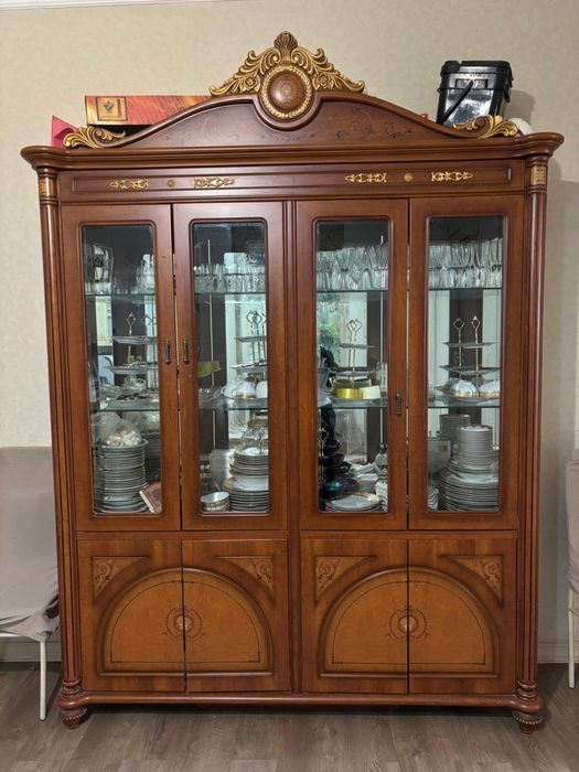 Сервант и комод