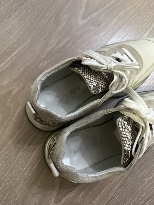 Кроссовки женские