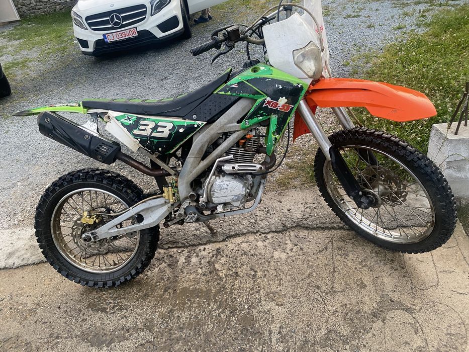 Vând  /schimb cross x Motos 250cc 4t