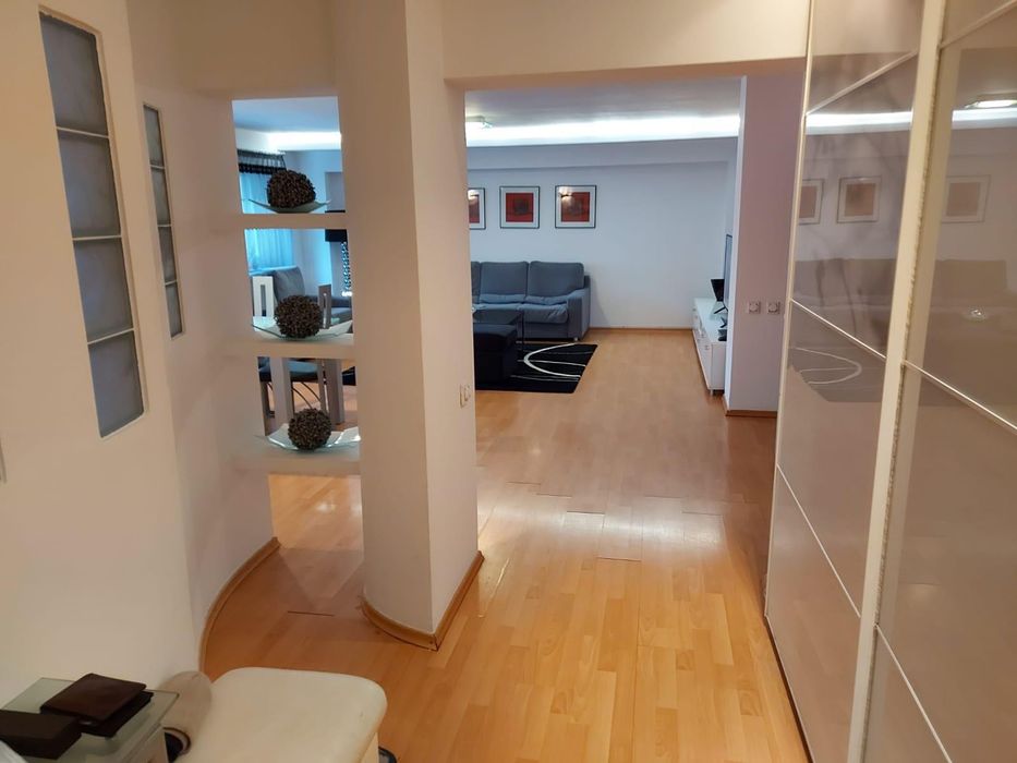 Vând apartament 3 camere
