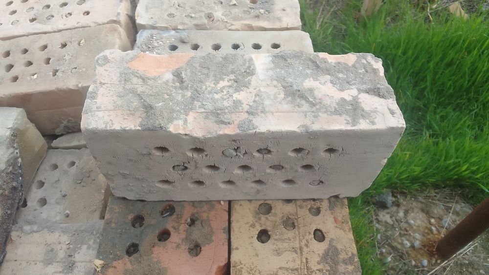 Женный кирпич буу