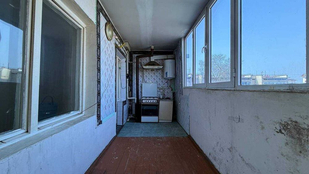 Калениский Фаровон клиникаси 4қаватда 3хонали квартира сотиладиID:1882