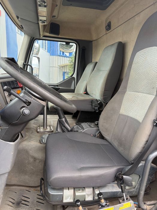 Vând autobasculanta Renault Premium