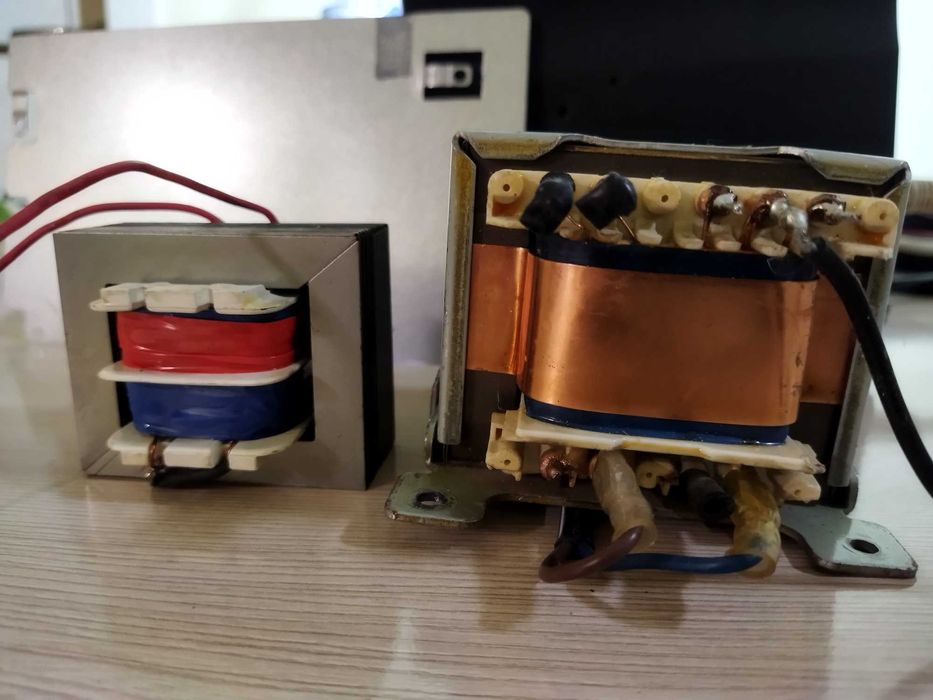 Трансформатор  30 В, 15 В, 5 В, 8 В