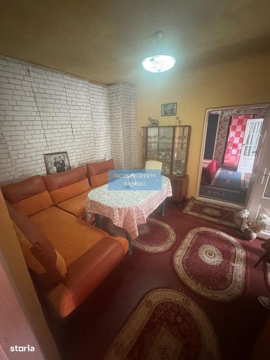 Casă de vânzare – Strada Mugurilor