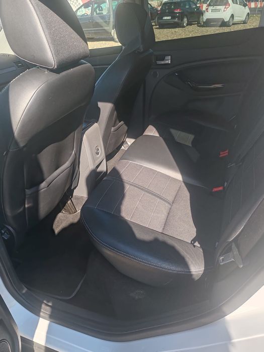 Vand Ford Kuga automata