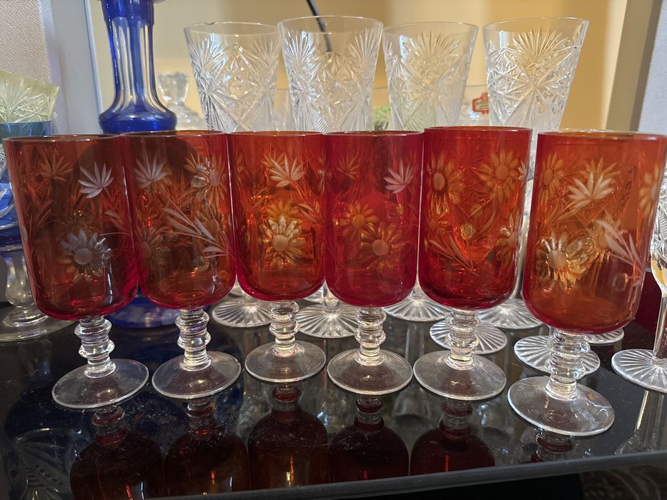 Продается ваза 2 шт и бакалы 6 шт