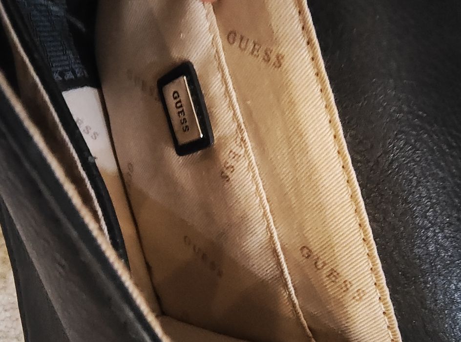 Crossbody bag Guess чанта от еко кожа