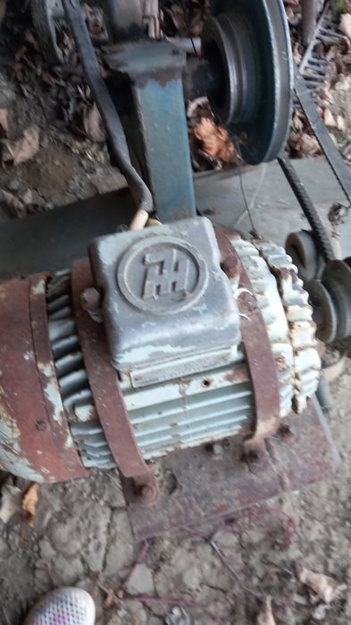 Фреза работеща с трифазен ток