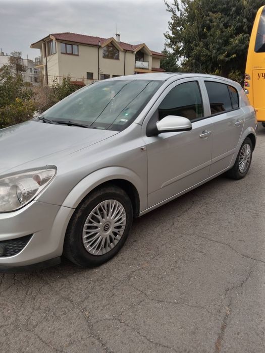 Продавам опел астра