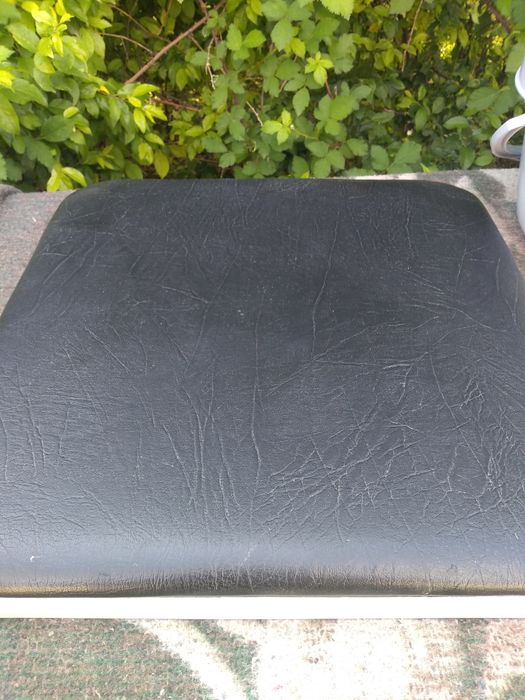 Капак / седалка  и гърне за санитарен стол