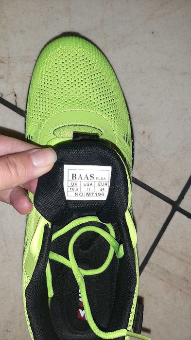 Нови маратонки 45 номер