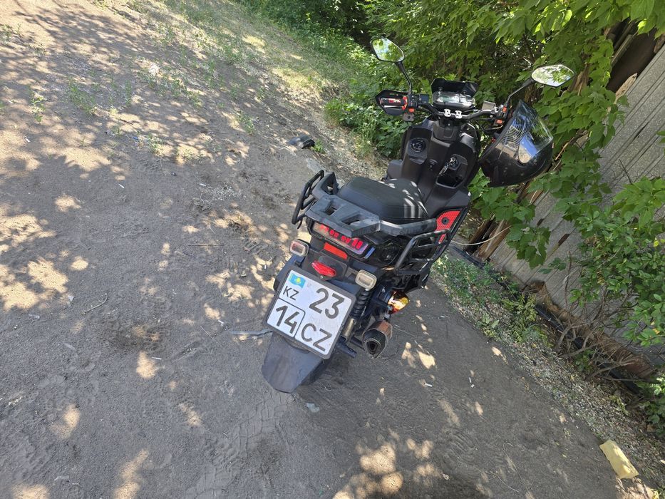 Продам скутер 150 кубов