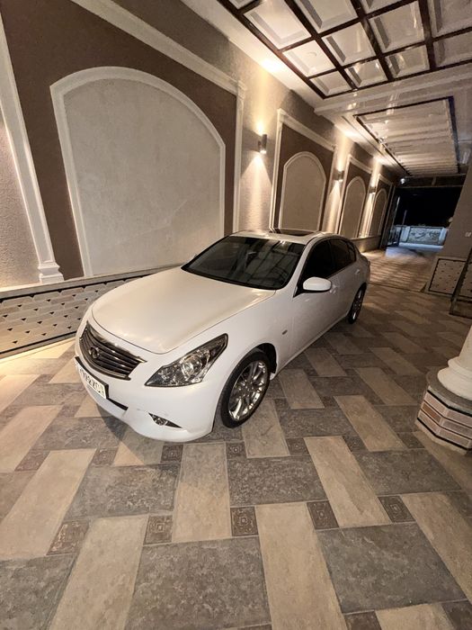Infiniti Supper Sport 2012 moshina Idialniy