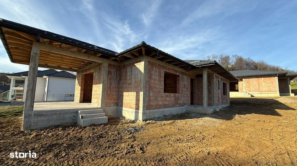 Casa la rosu in Grosi, 144 mp construiti, teren 536 mp, priveliste sup