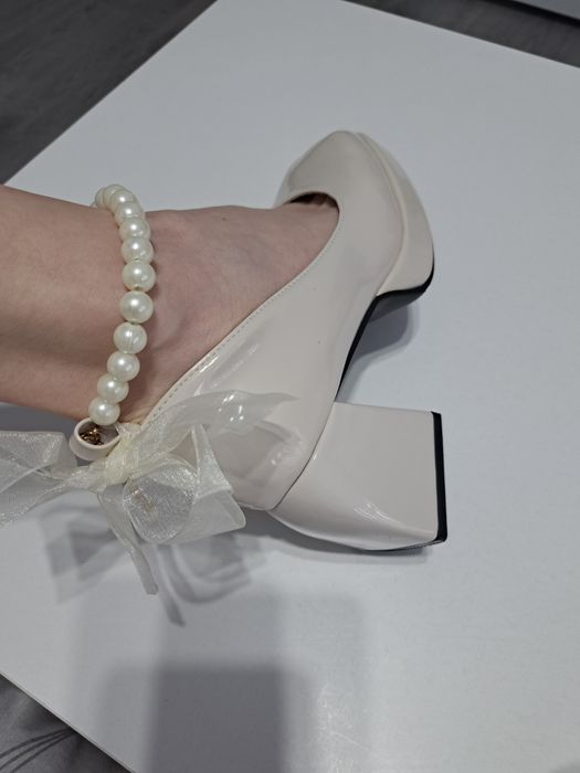 Нови кукленси обувки