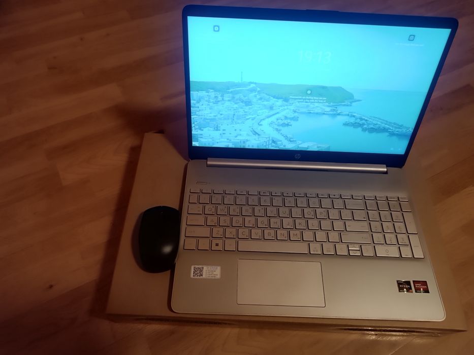 HP Noutbook  RYZEN-7 5700