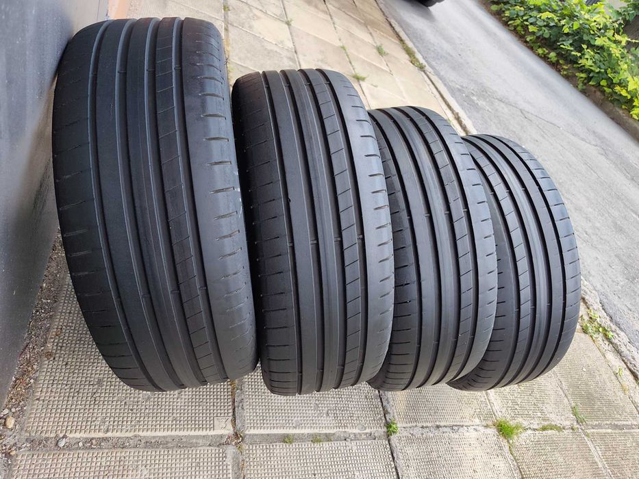 Летни гуми 19 ' цола DUNLOP 225  / 45/ R19 4 броя