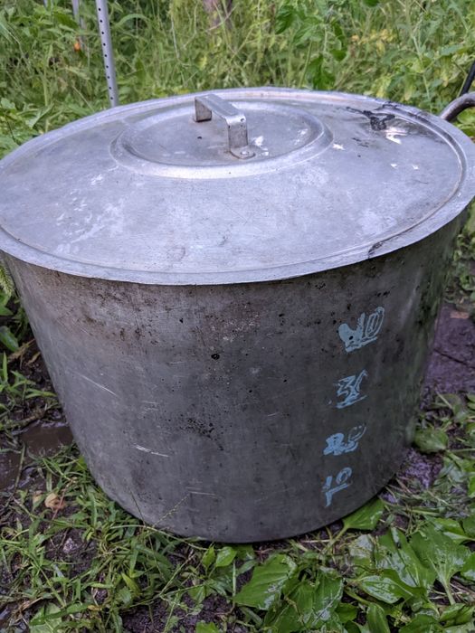 Кастрюля алюминиевая