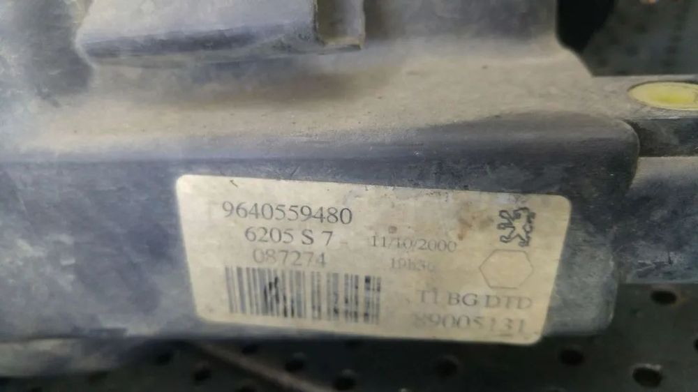 Far dreapta peugeot 206 hatchback 9640559480 89005131