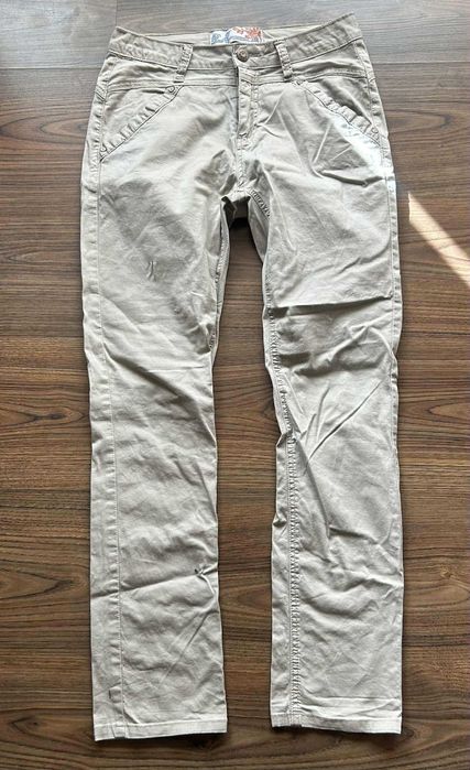 Дамски клинове гащеризони и панталони