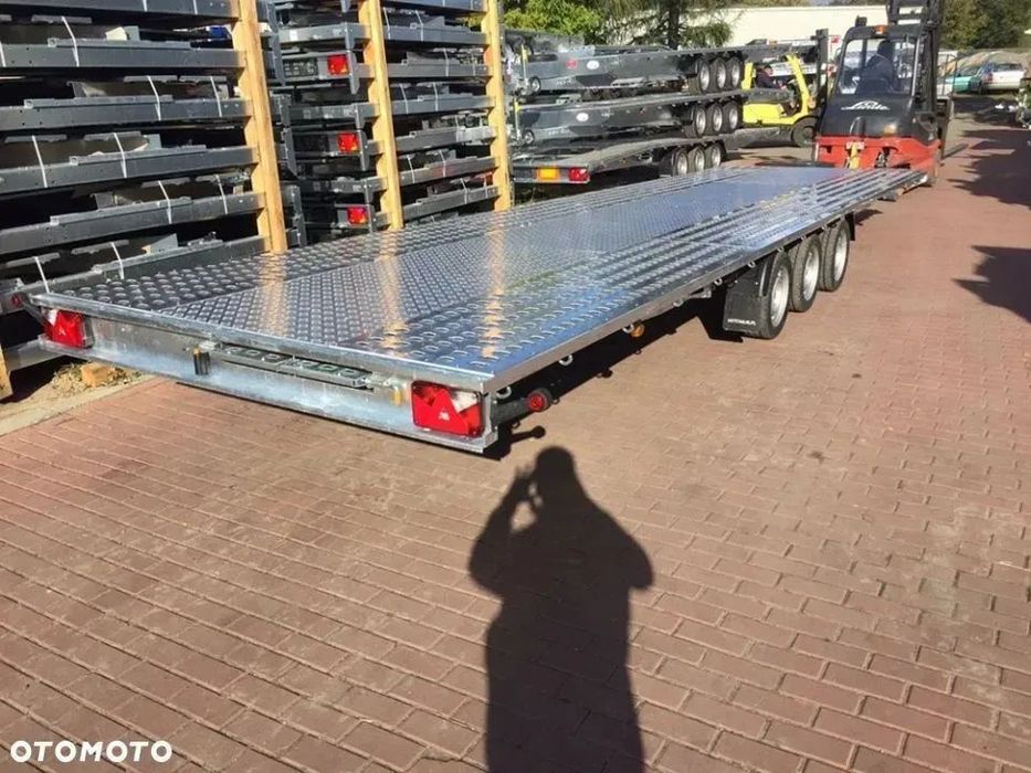 Niewiadow Remorca/Platforma Transport auto 3 axe 8.5m 3500kg Remorca 8.5m/2.1m/3 axe/3500kg/troliu/podea cu tabla de aluminiu