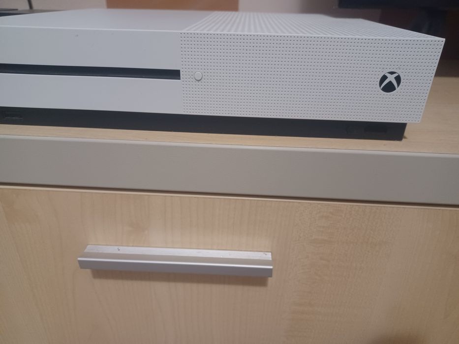 Vând Xbox series s 512 gb