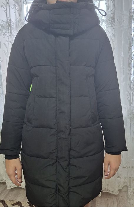 Продам для мальчика зимнюю куртку!