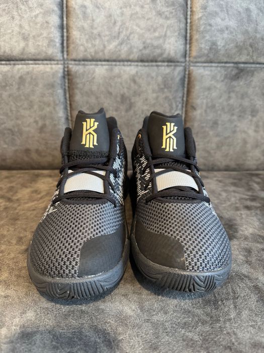 Nike Kyrie Flytrap II.