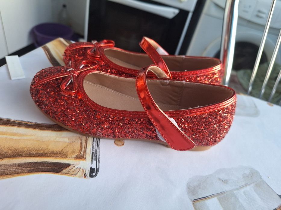 Детски червени пантофки