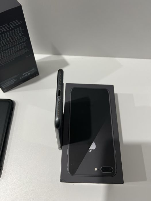 Iphone 8 Plus 64 GB Space Gray