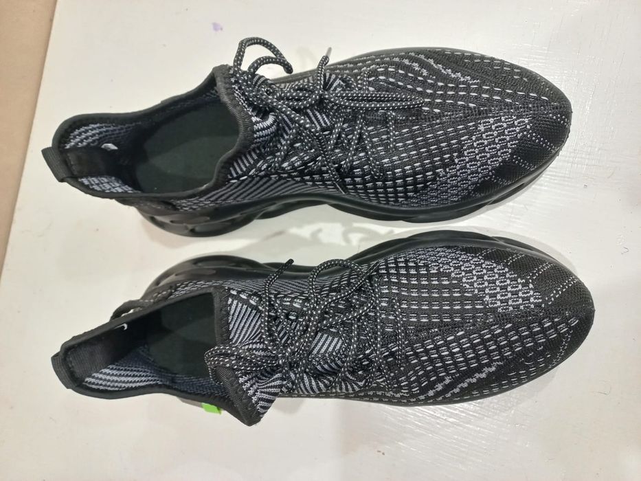 Продам Кроссовки