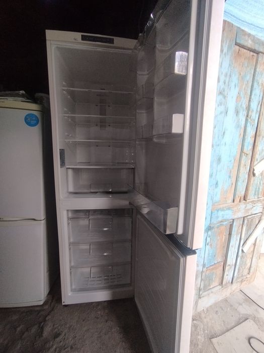 Продам холодильник LG